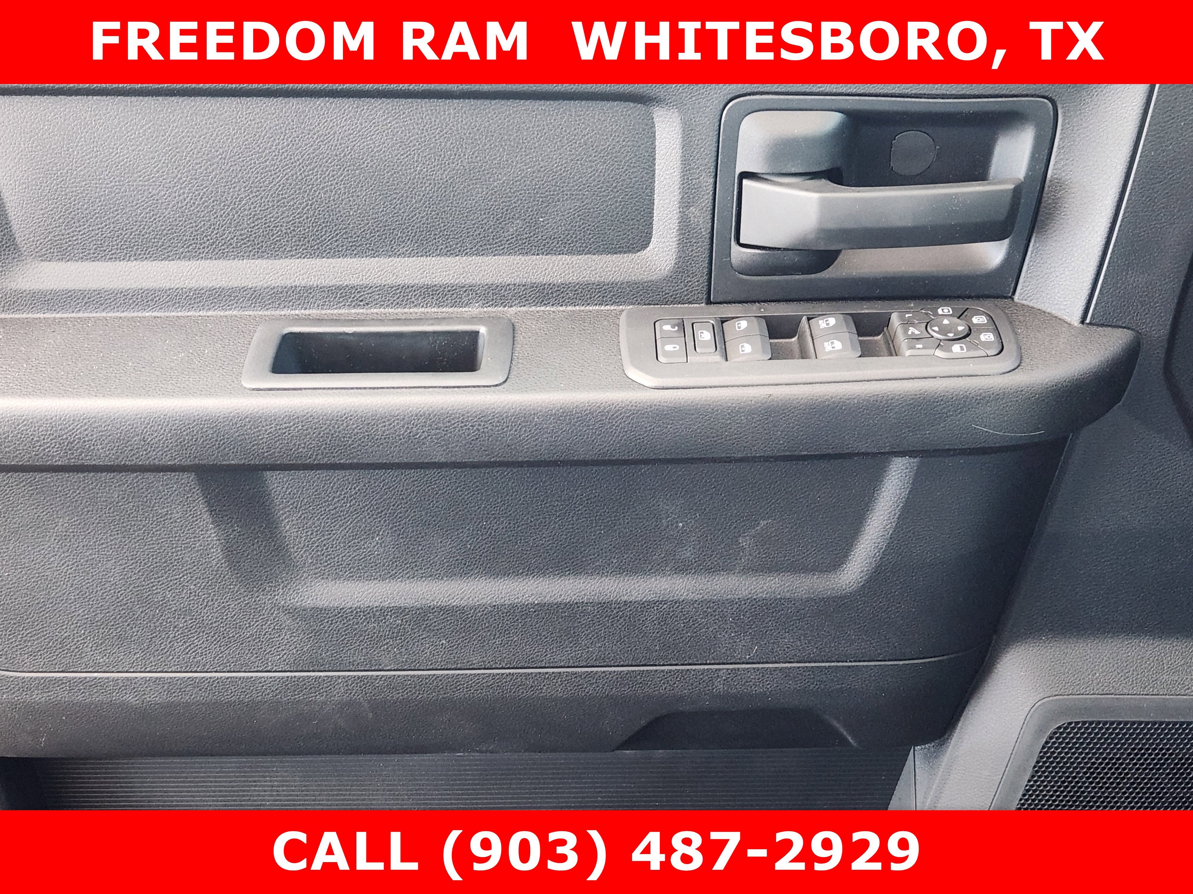 2026 RAM Ram 2500 RAM 2500 BLACK EXPRESS CREW CAB 4X4 6'4' BOX