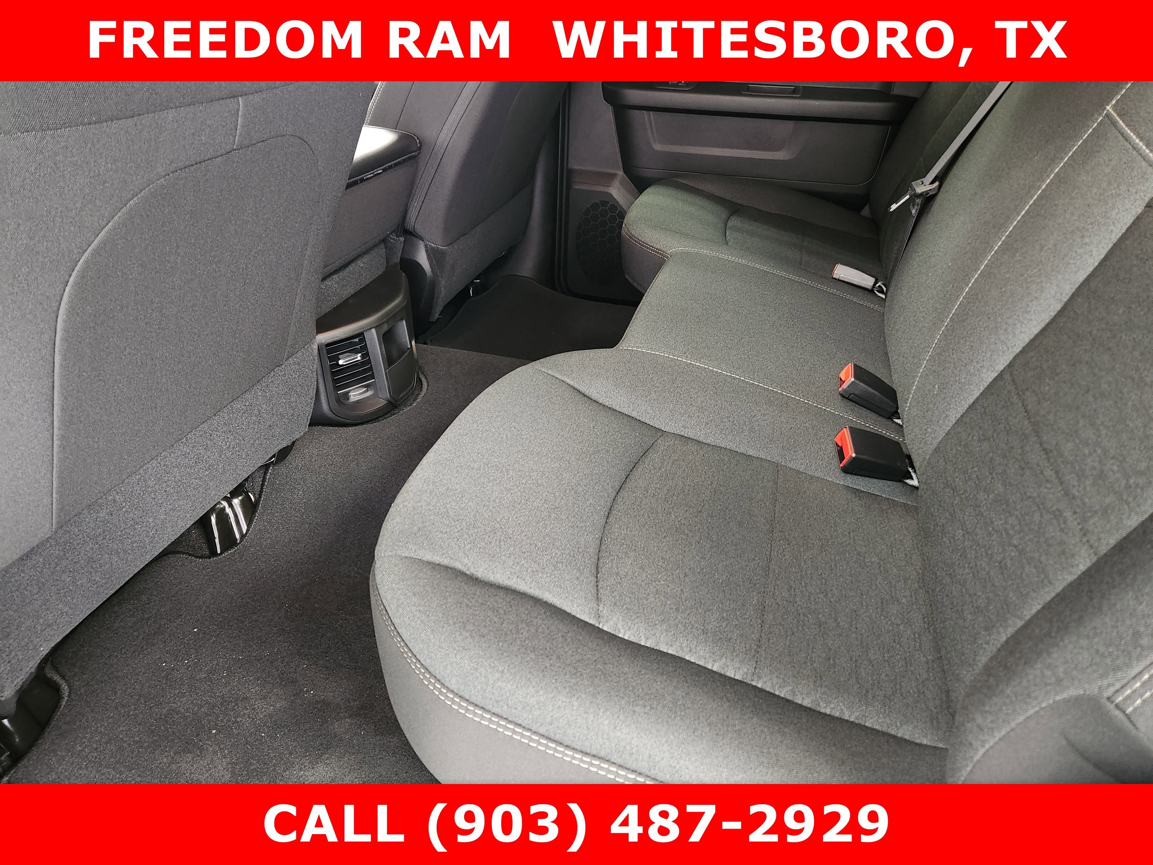 2026 RAM Ram 2500 RAM 2500 BLACK EXPRESS CREW CAB 4X4 6'4' BOX