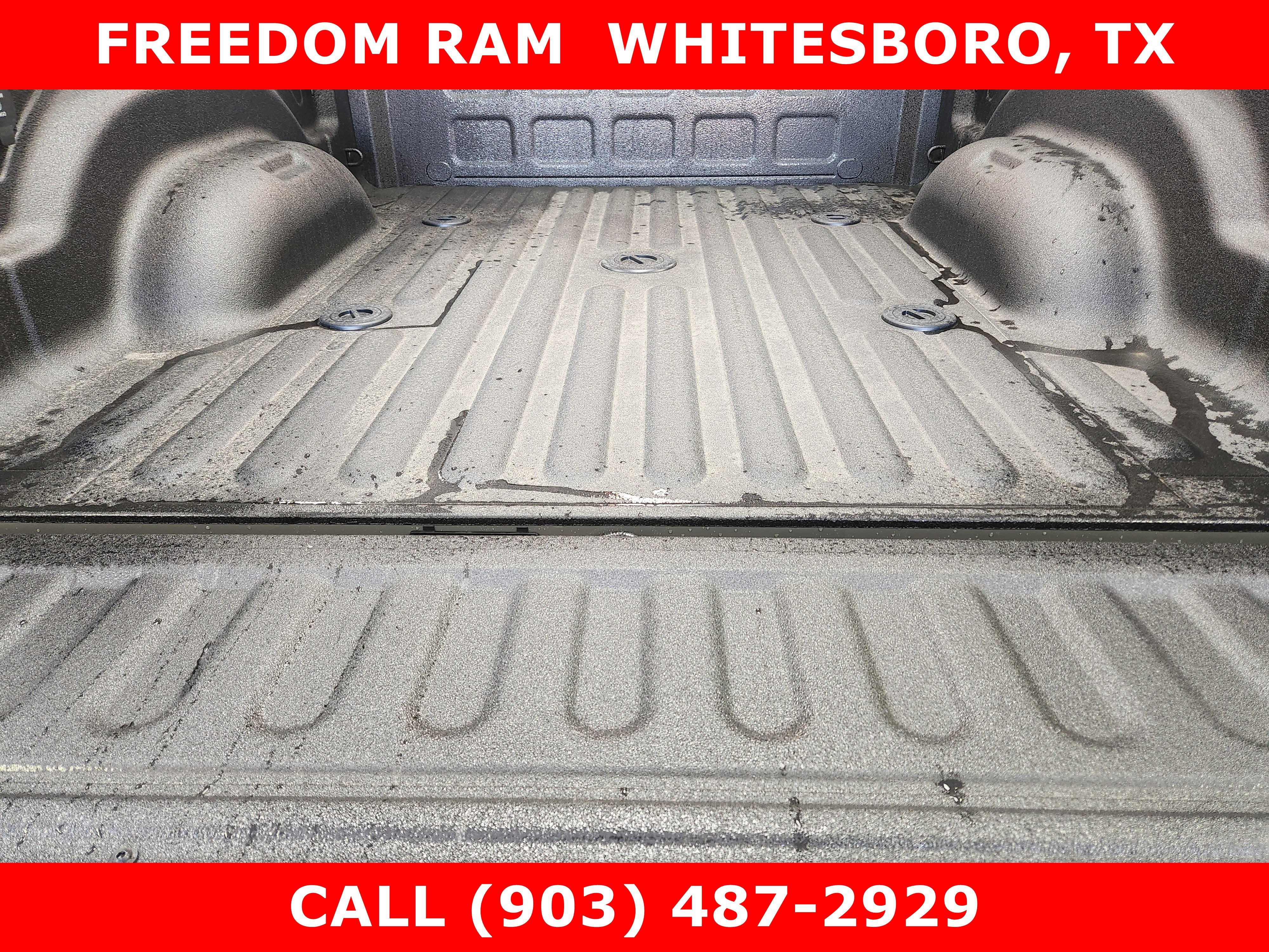 2026 RAM Ram 2500 RAM 2500 BLACK EXPRESS CREW CAB 4X4 6'4' BOX