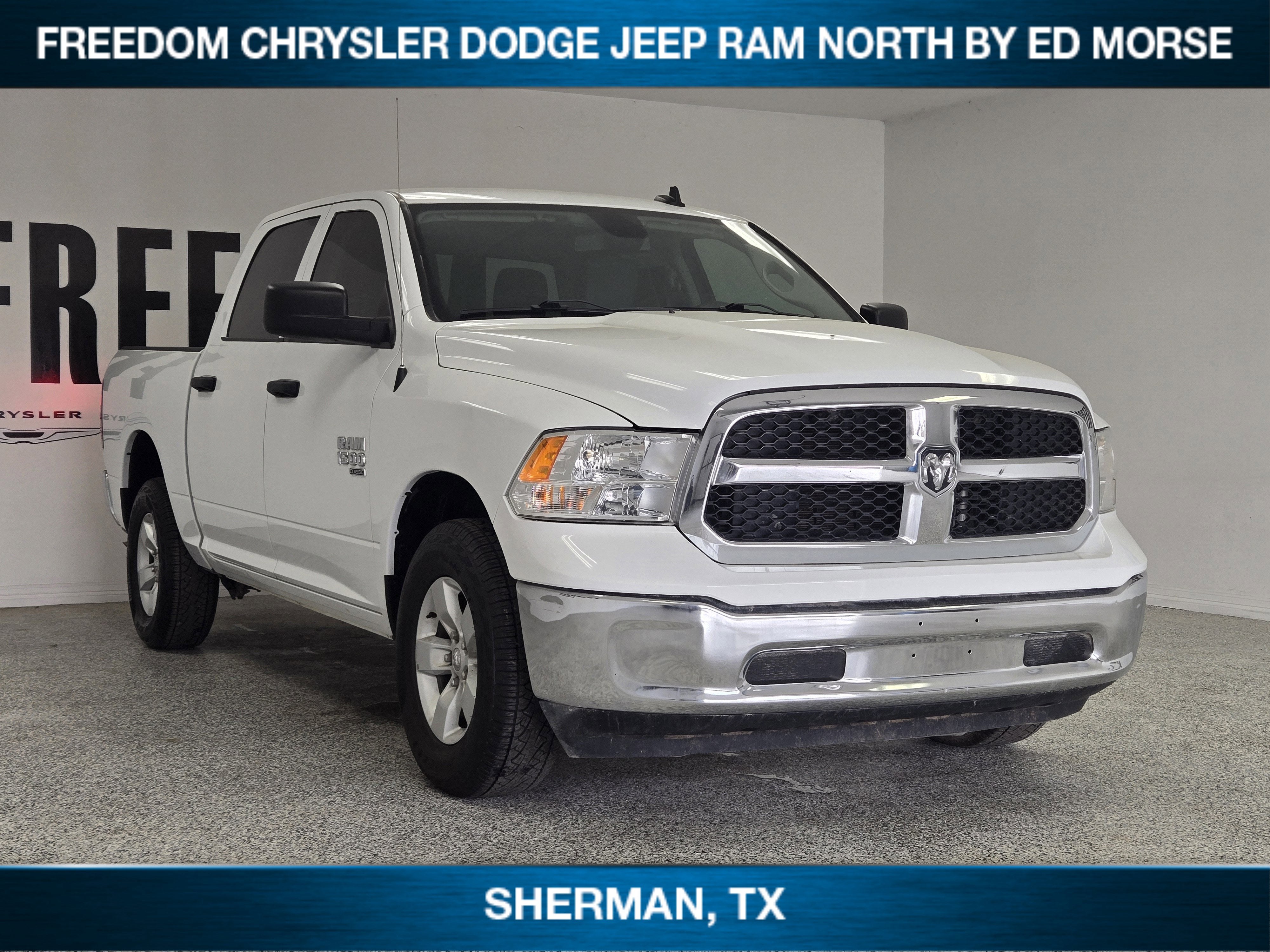 2023 RAM 1500 Classic SLT Crew Cab 4x4 5'7' Box