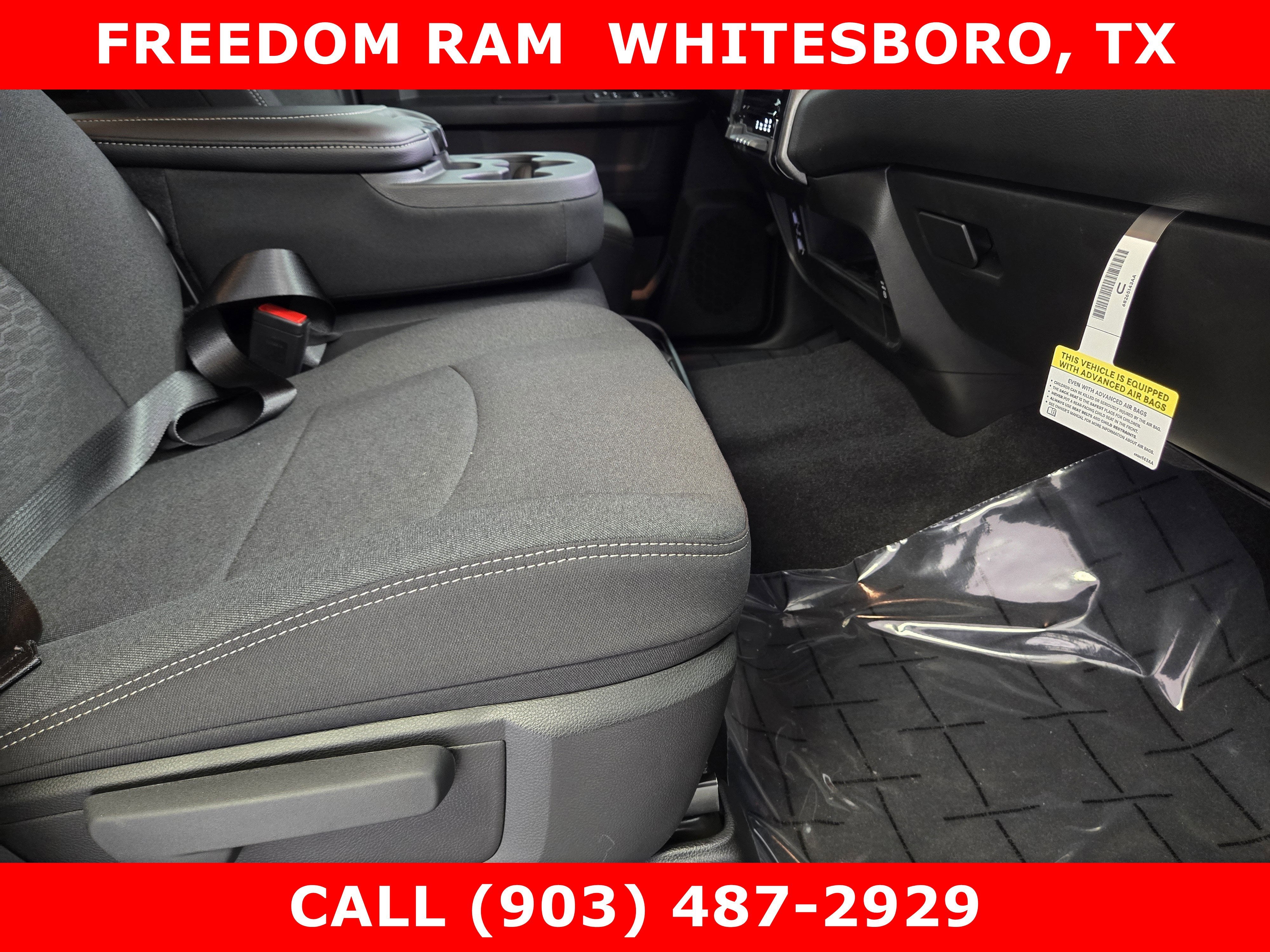 2026 RAM Ram 2500 RAM 2500 BLACK EXPRESS CREW CAB 4X4 6'4' BOX