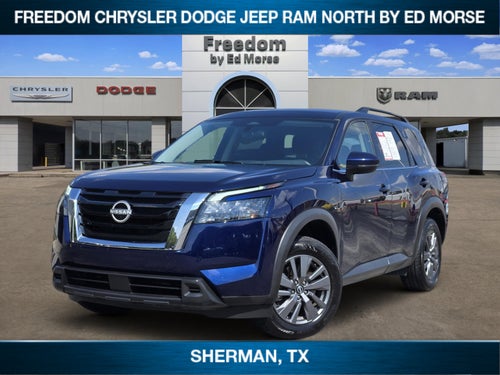 2025 Nissan Pathfinder SV