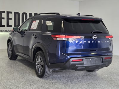 2025 Nissan Pathfinder SV