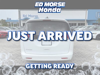 2022 Chrysler Voyager LX