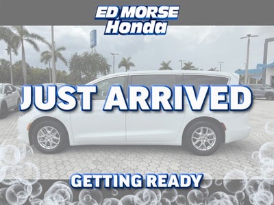 2022 Chrysler Voyager LX