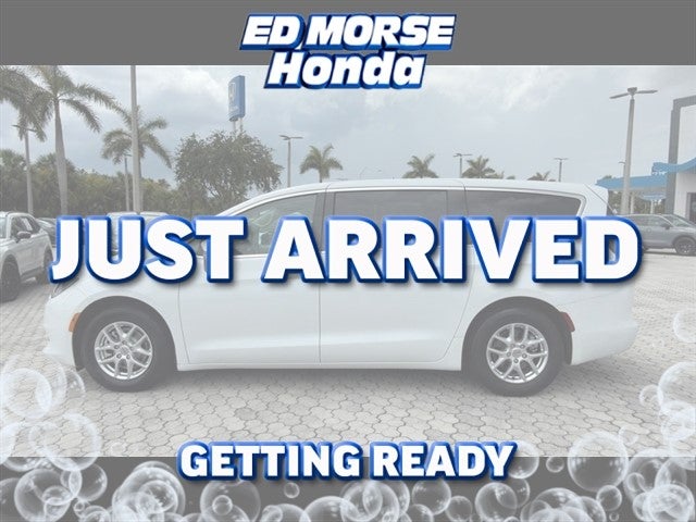 2022 Chrysler Voyager LX
