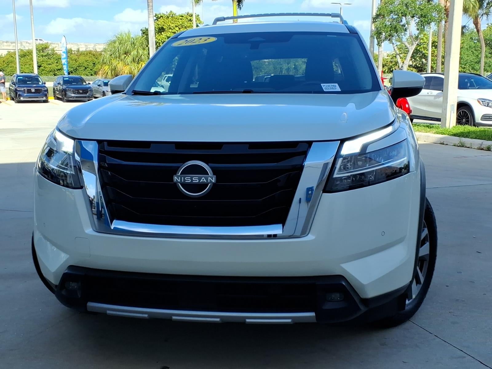 2023 Nissan Pathfinder SL