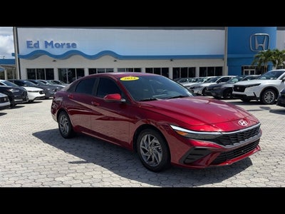2024 Hyundai ELANTRA SEL