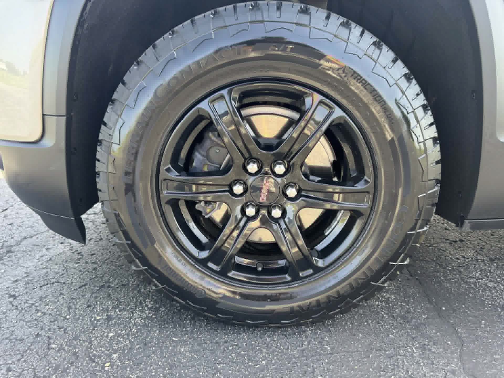 2023 GMC Acadia AT4