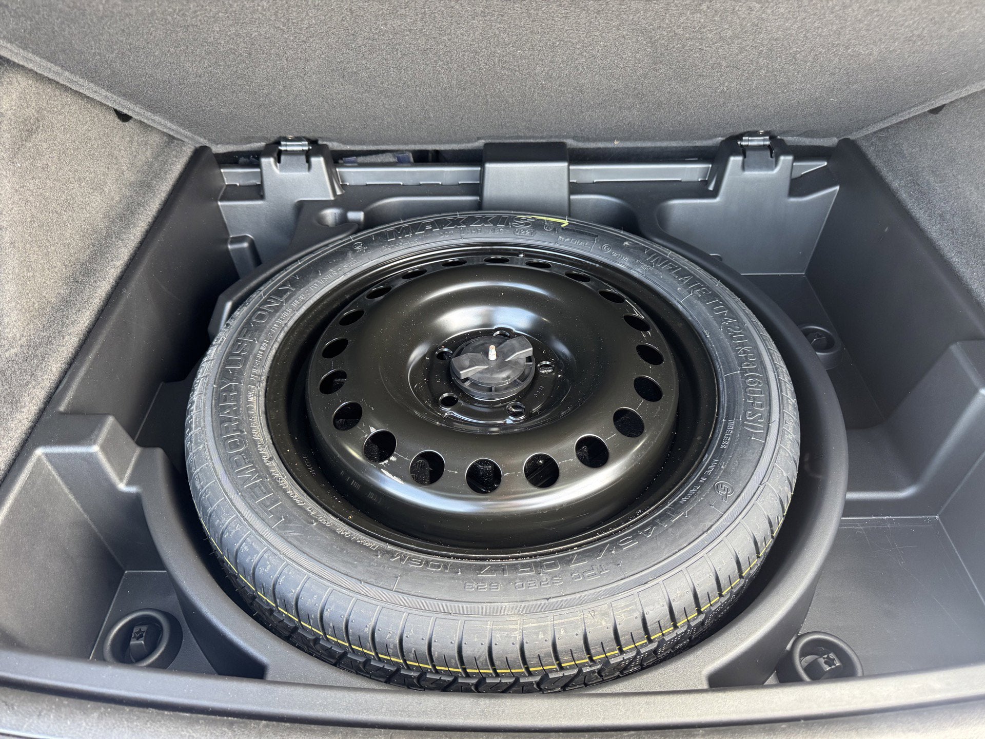 2022 Cadillac XT4 AWD Premium Luxury