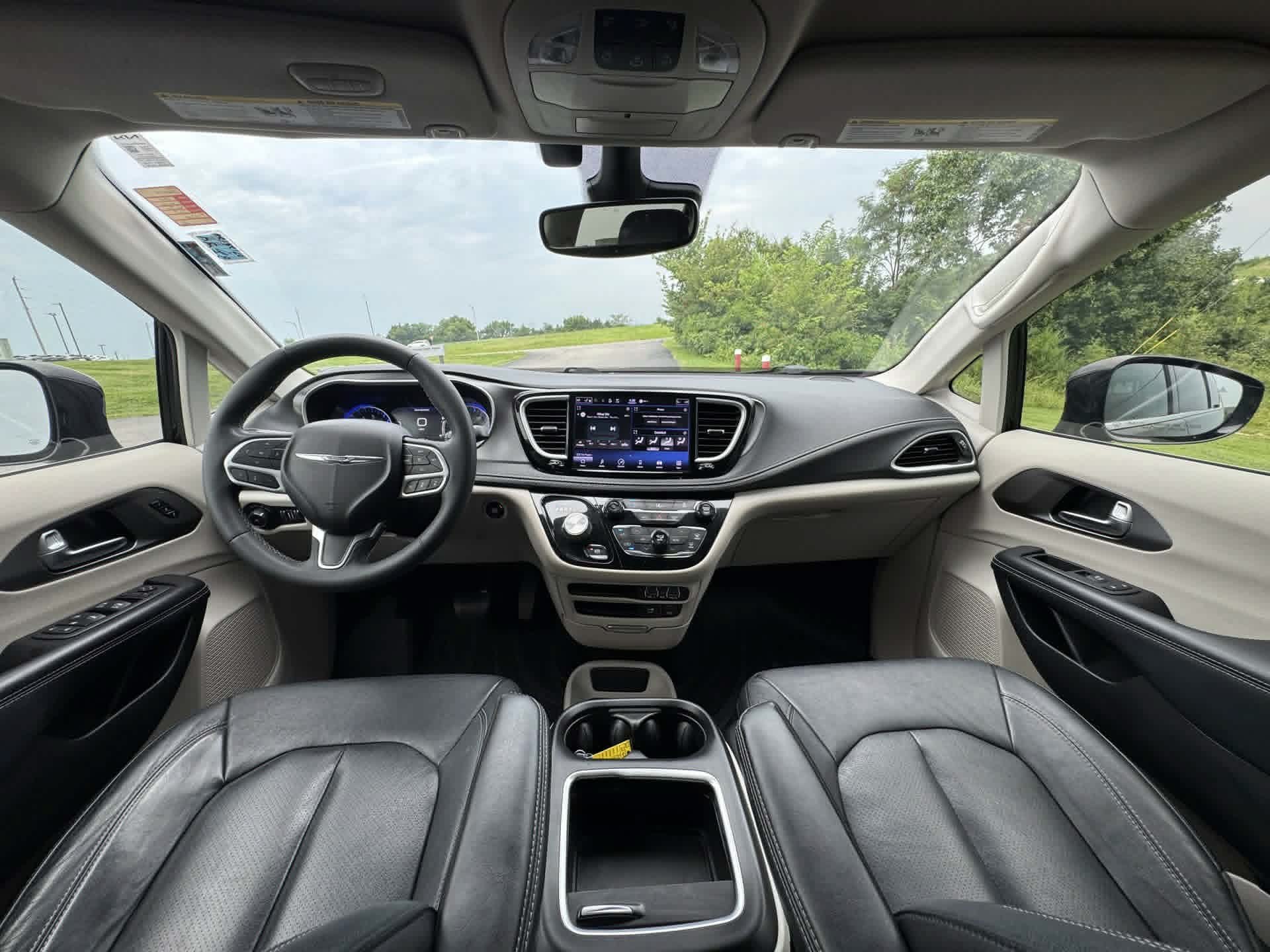 2022 Chrysler Pacifica Touring L