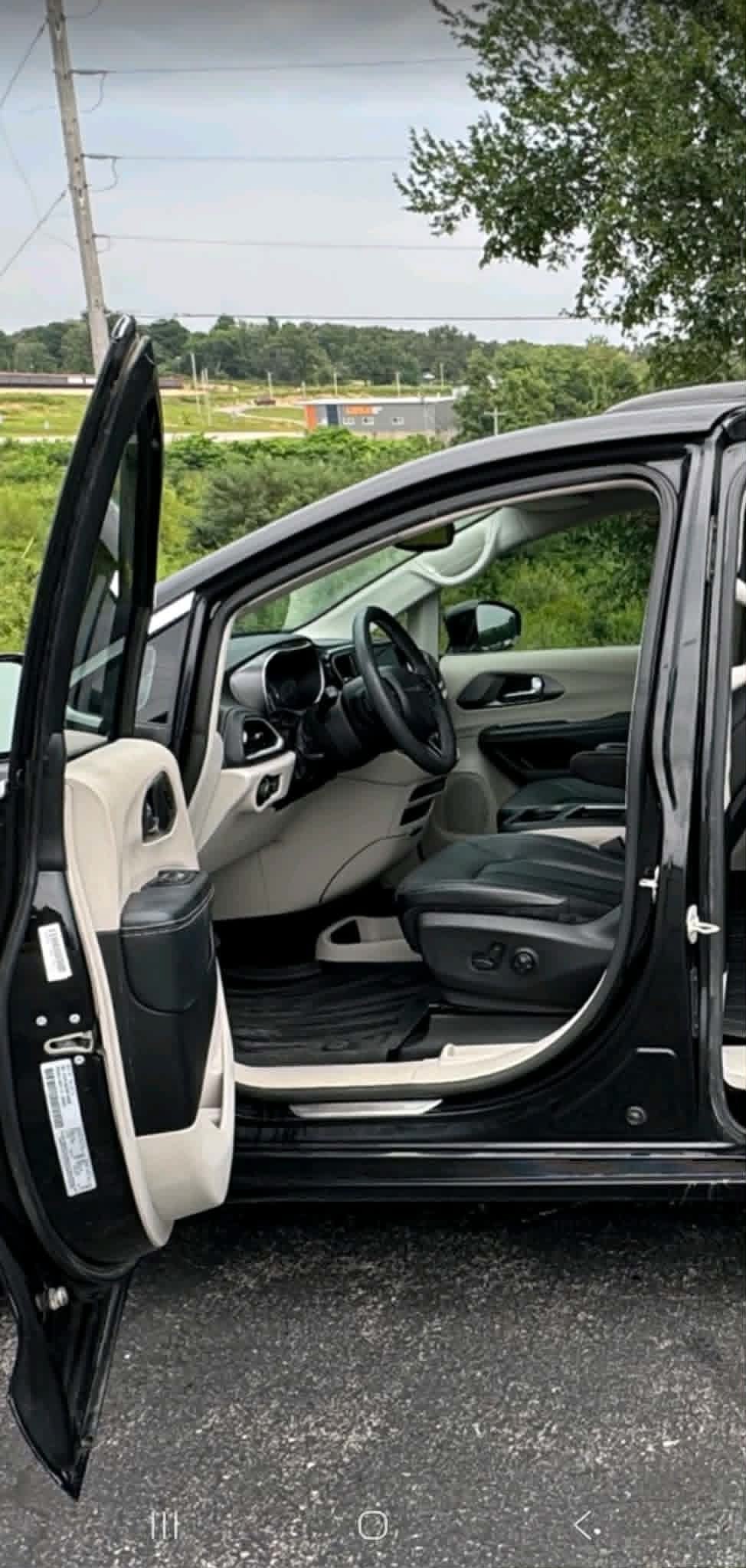 2022 Chrysler Pacifica Touring L