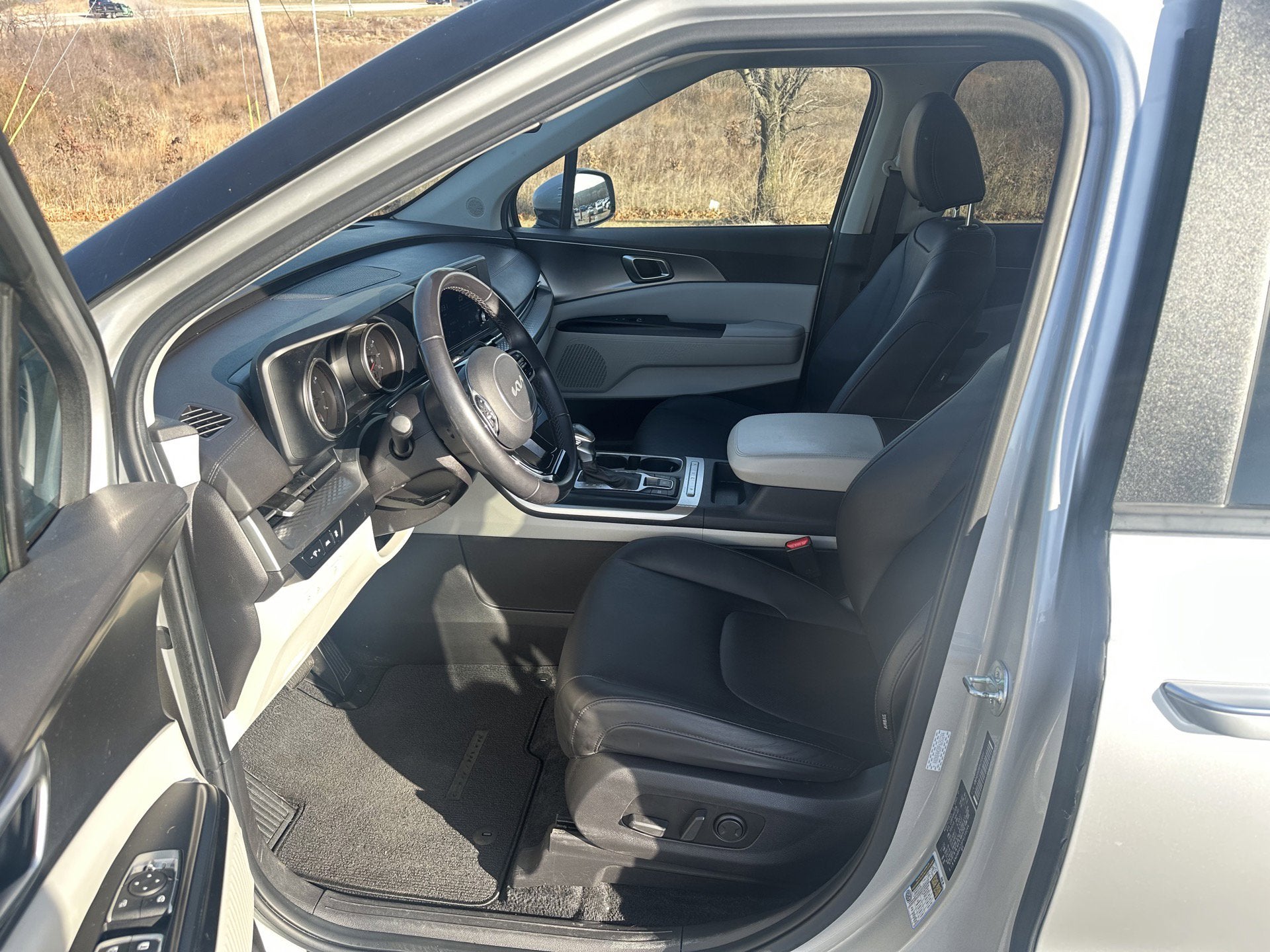 2023 Kia Carnival LX