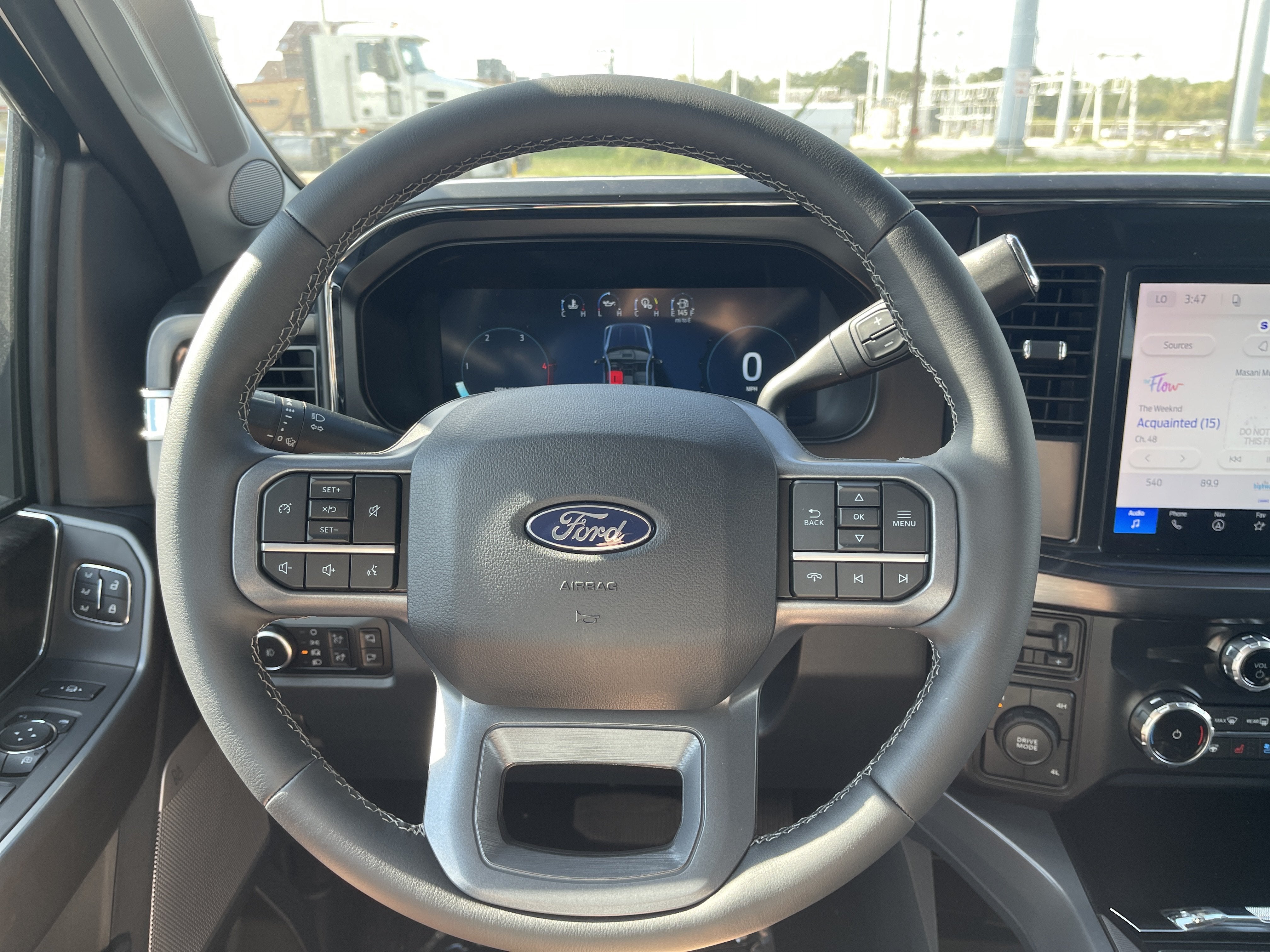 2027 Ford Super Duty F-350 DRW LARIAT
