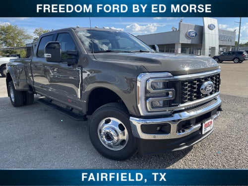 2027 Ford Super Duty F-350 DRW F-350® Lariat®