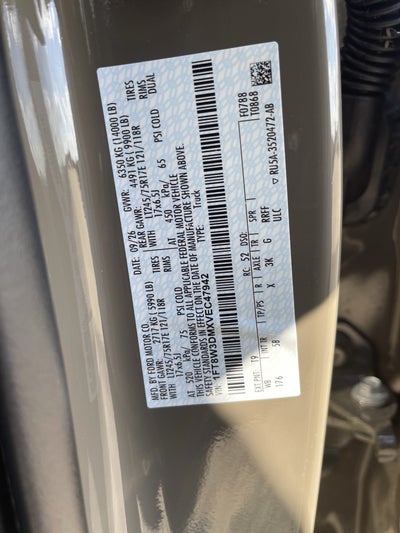 2027 Ford Super Duty F-350 DRW F-350® Lariat®