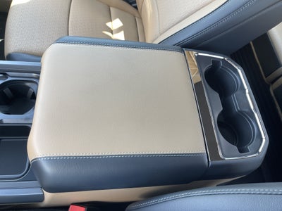 2026 Ford Super Duty F-350 DRW LARIAT