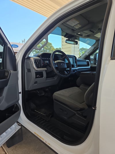 2023 Ford Super Duty F-450 DRW XLT