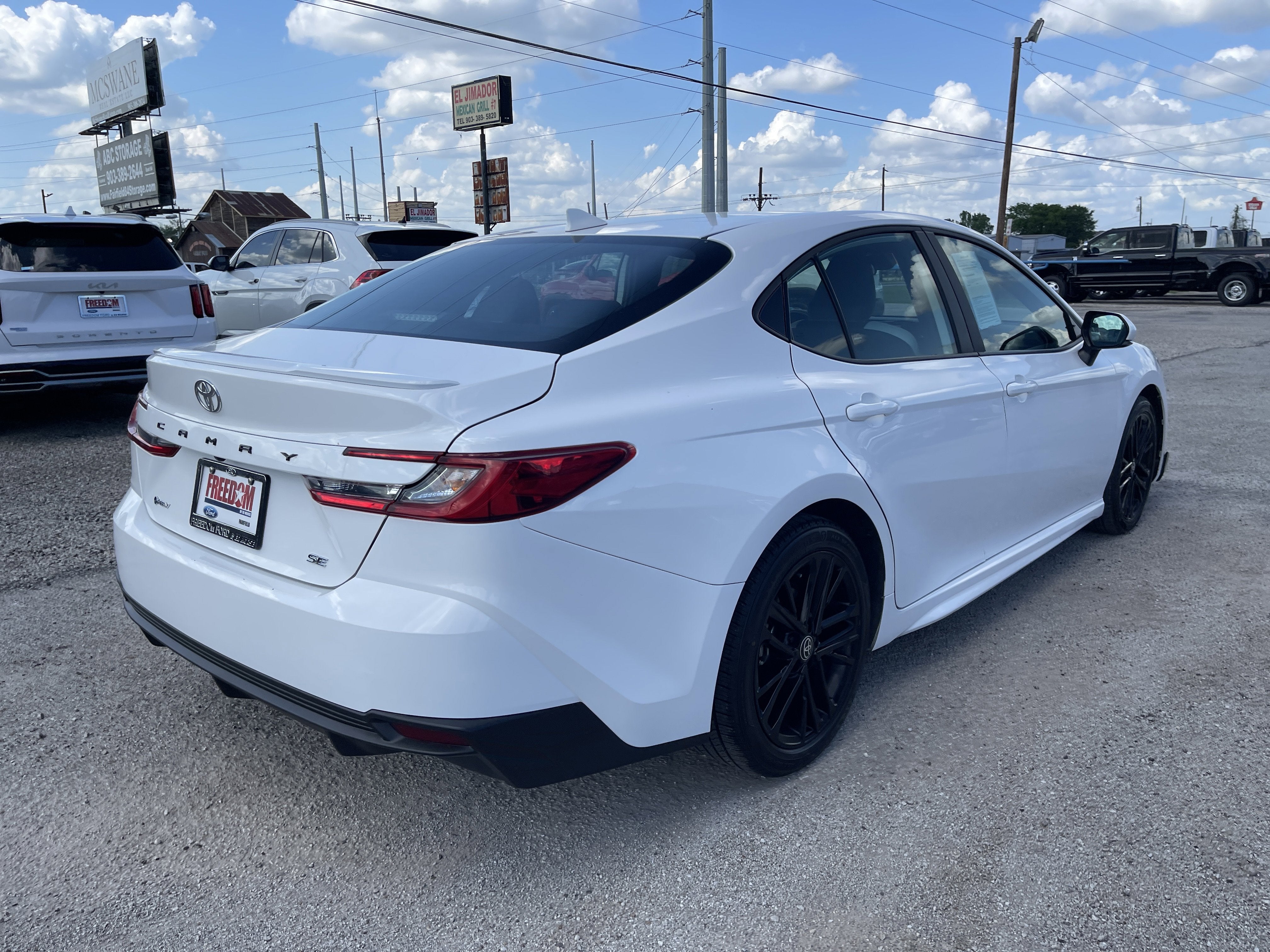 2025 Toyota Camry SE