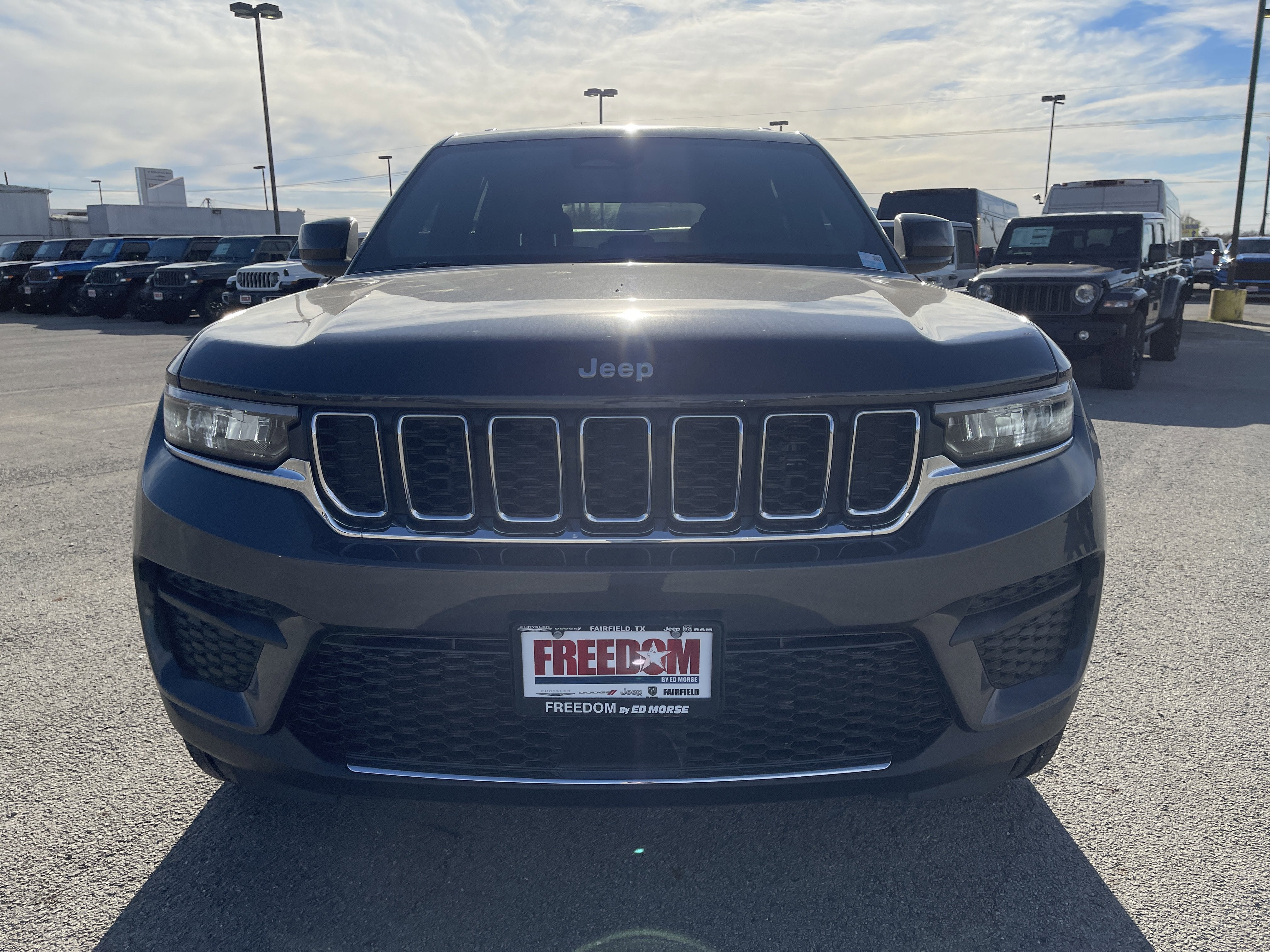 2025 Jeep Grand Cherokee Laredo
