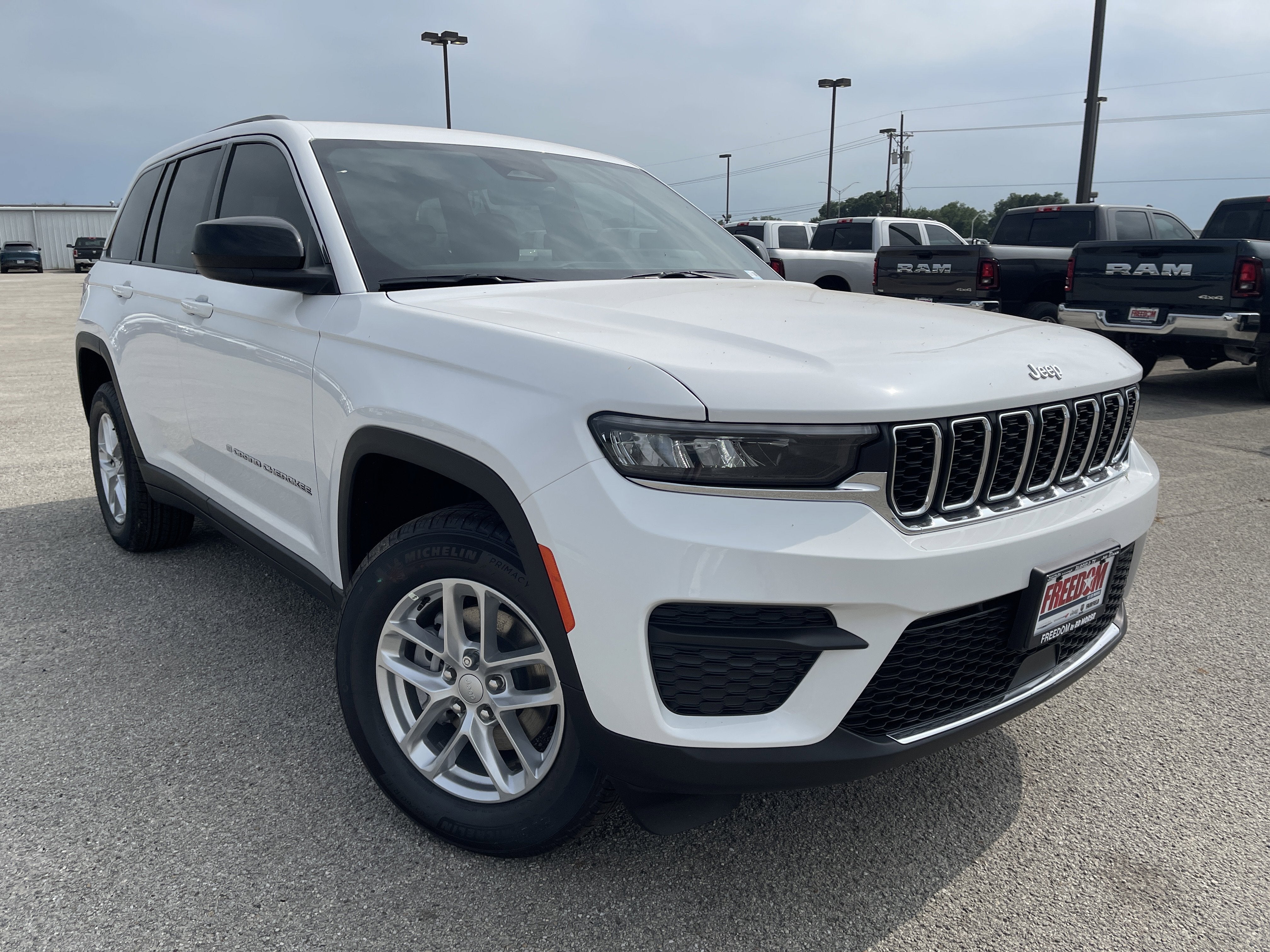 2026 Jeep Grand Cherokee Laredo