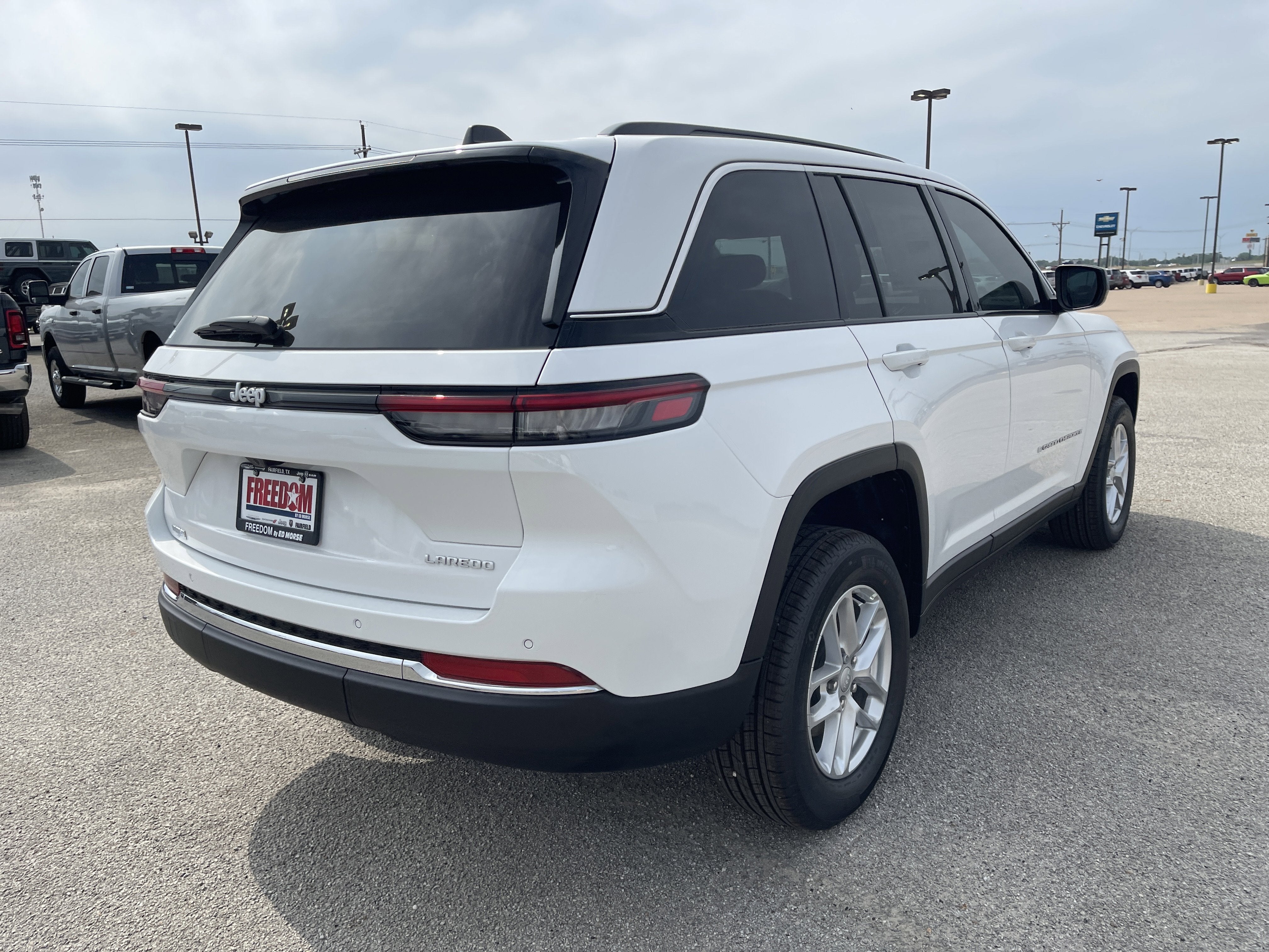2026 Jeep Grand Cherokee Laredo