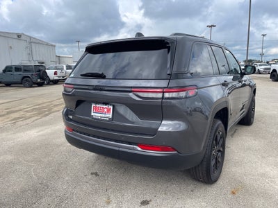 2026 Jeep Grand Cherokee Laredo Altitude