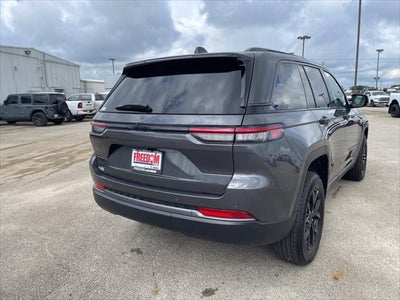 2026 Jeep Grand Cherokee Laredo Altitude