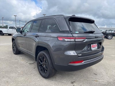 2026 Jeep Grand Cherokee Laredo Altitude