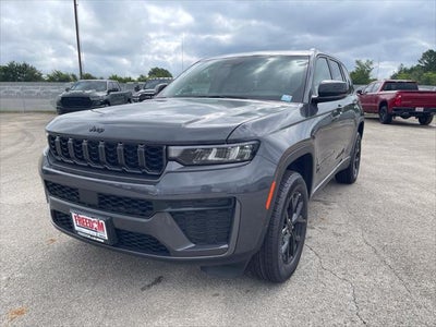 2026 Jeep Grand Cherokee Laredo Altitude