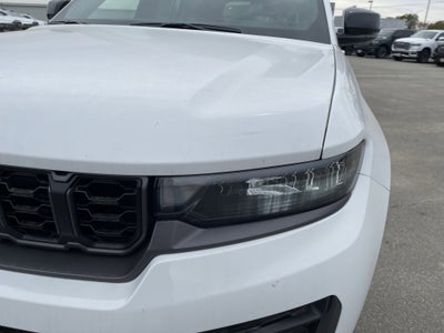 2026 Jeep Grand Cherokee Laredo Altitude