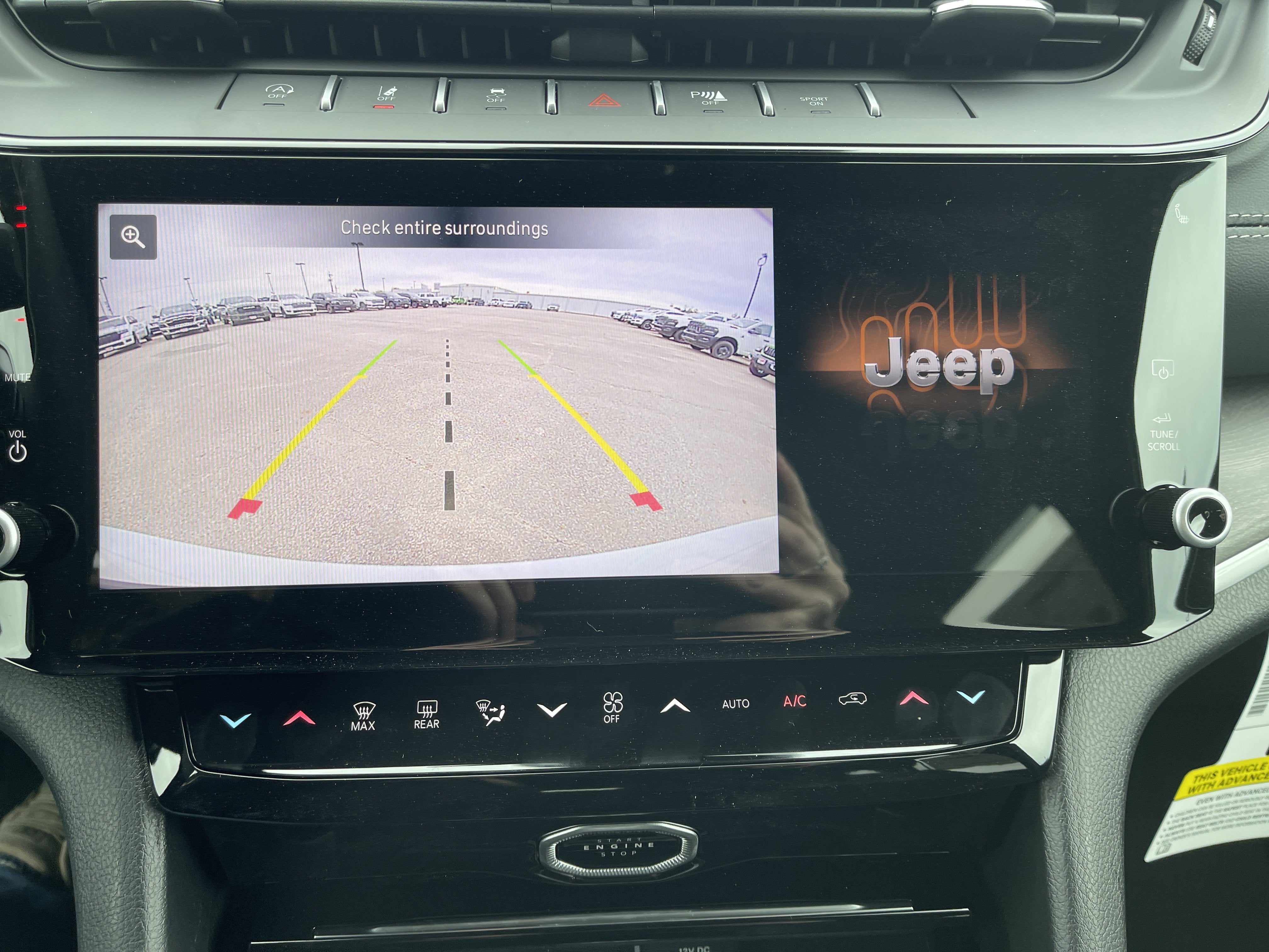 2026 Jeep Grand Cherokee Laredo Altitude