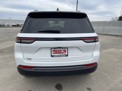 2026 Jeep Grand Cherokee Laredo Altitude