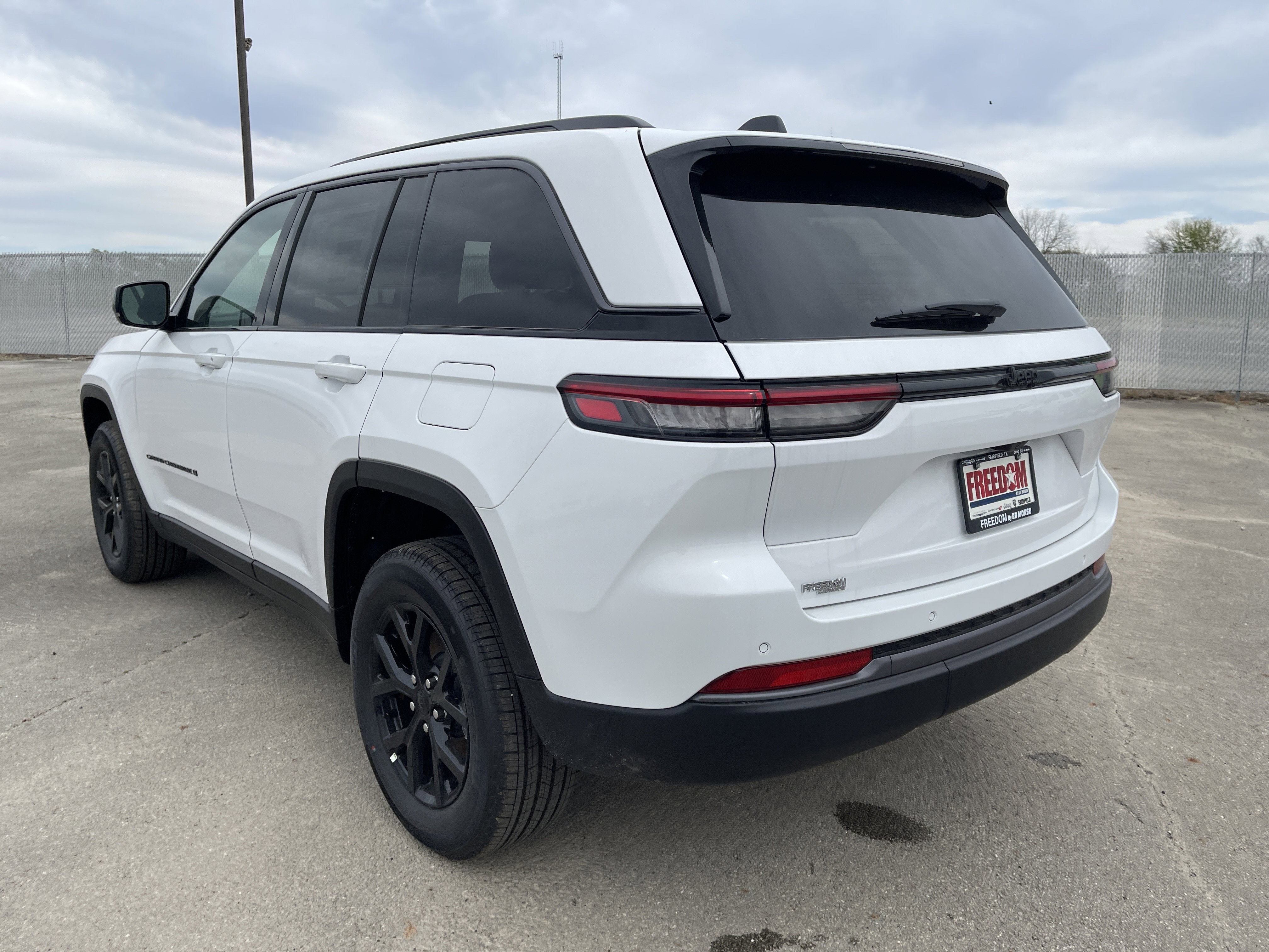 2026 Jeep Grand Cherokee Laredo Altitude