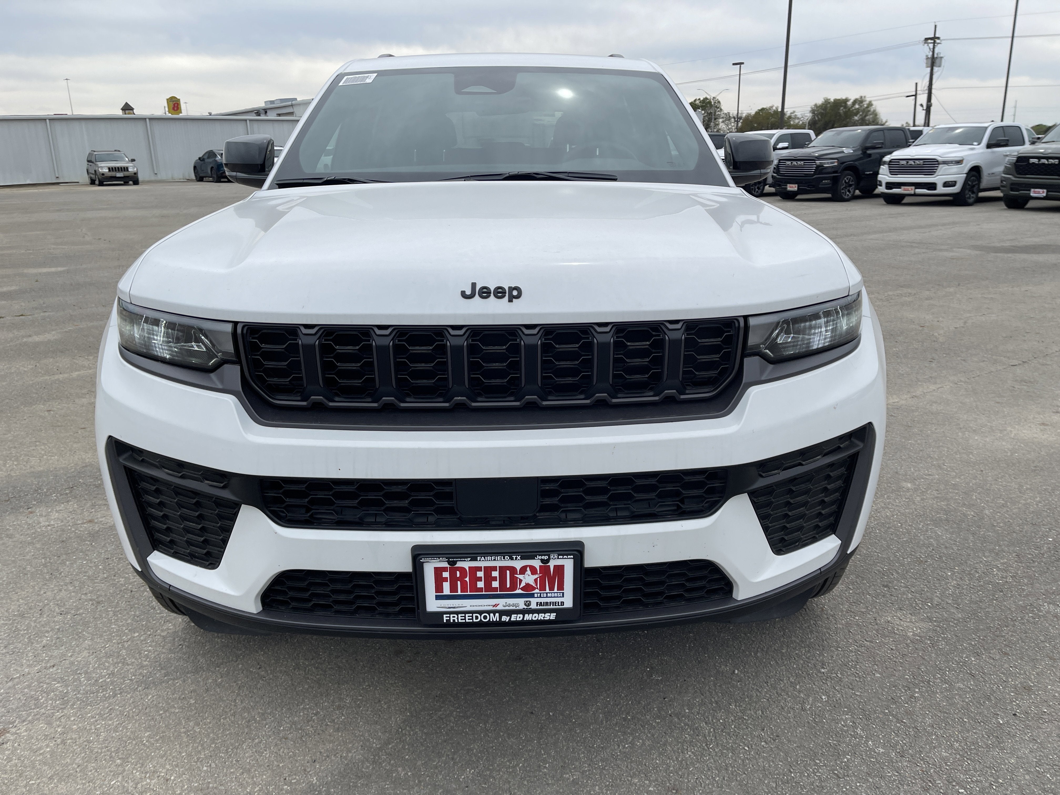 2026 Jeep Grand Cherokee Laredo Altitude