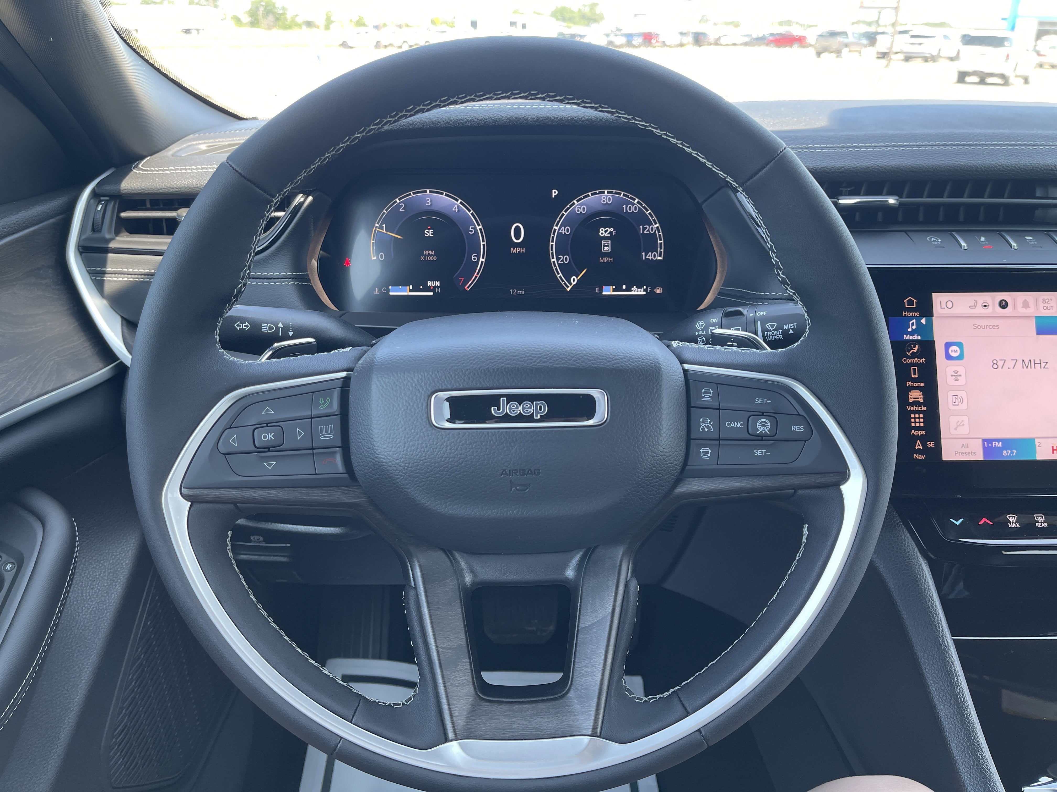 2026 Jeep Grand Cherokee Laredo Altitude