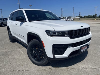 2026 Jeep Grand Cherokee Laredo Altitude
