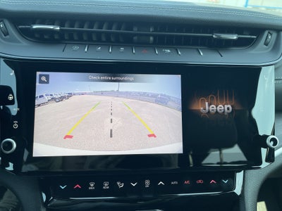 2026 Jeep Grand Cherokee Laredo Altitude