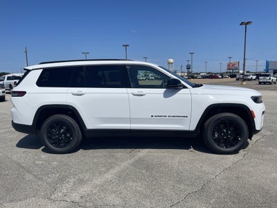 2026 Jeep Grand Cherokee Laredo Altitude
