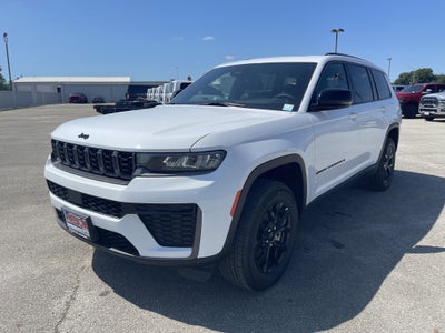 2026 Jeep Grand Cherokee Laredo Altitude
