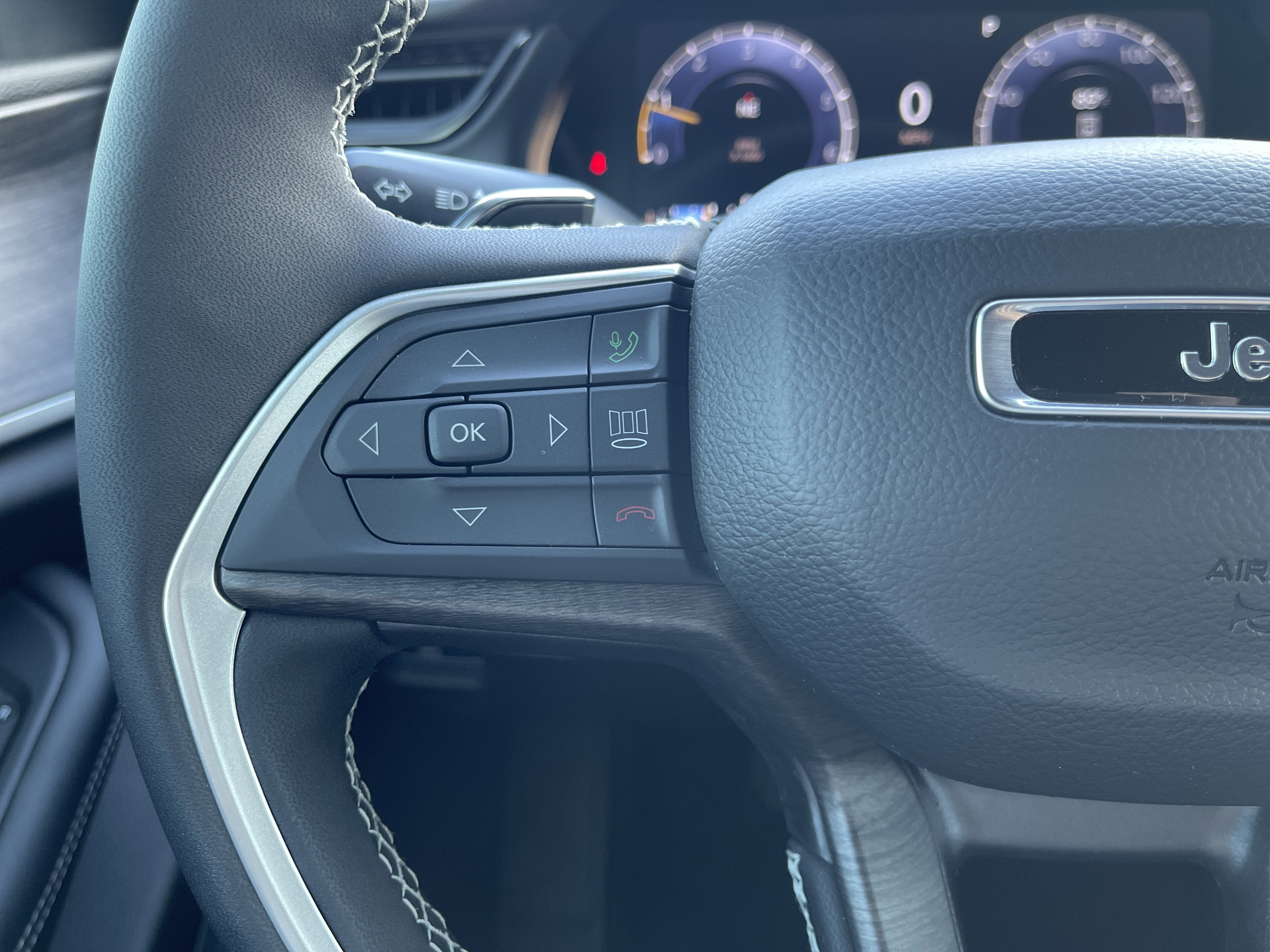 2026 Jeep Grand Cherokee Laredo Altitude