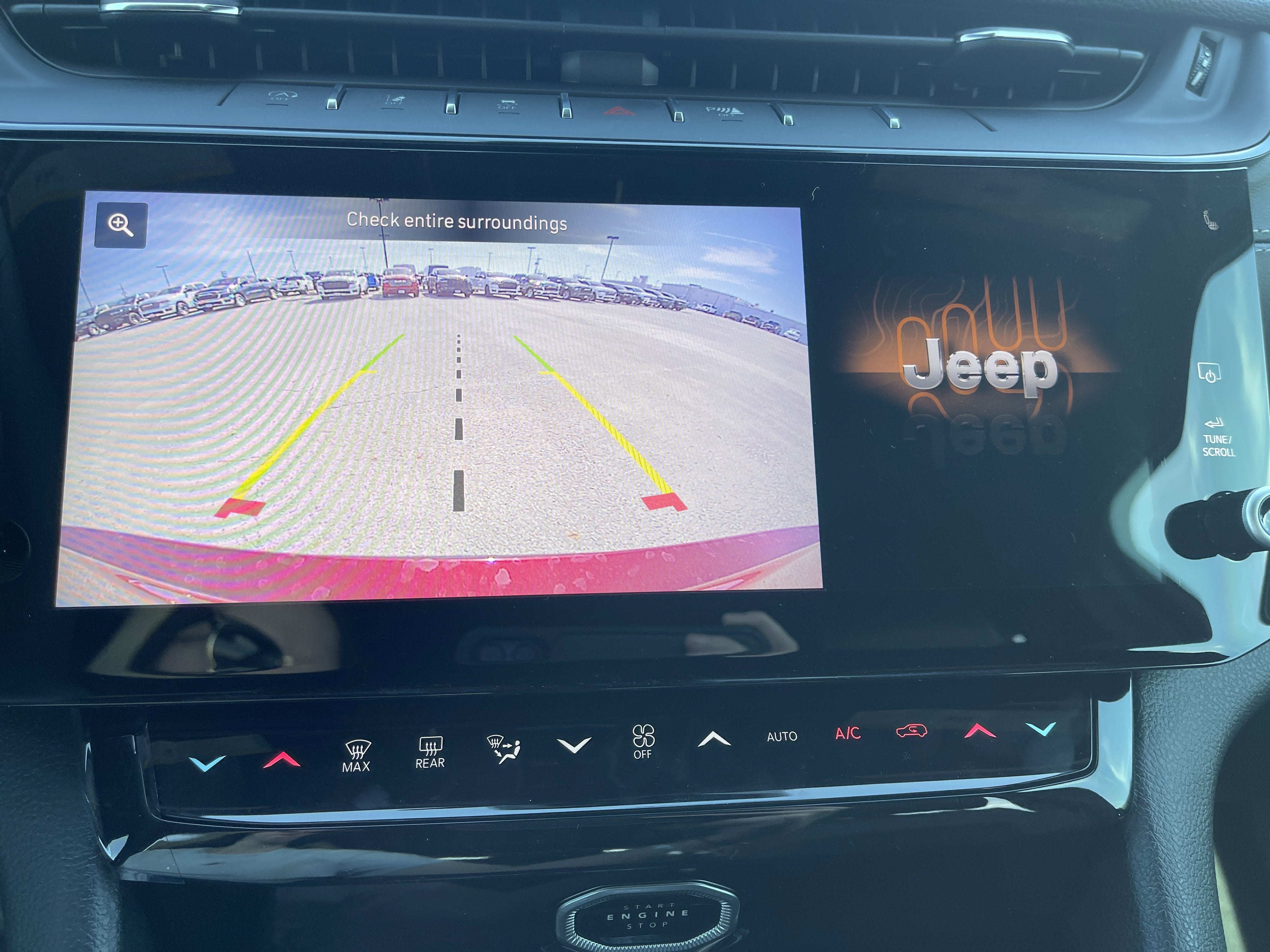 2026 Jeep Grand Cherokee Laredo Altitude
