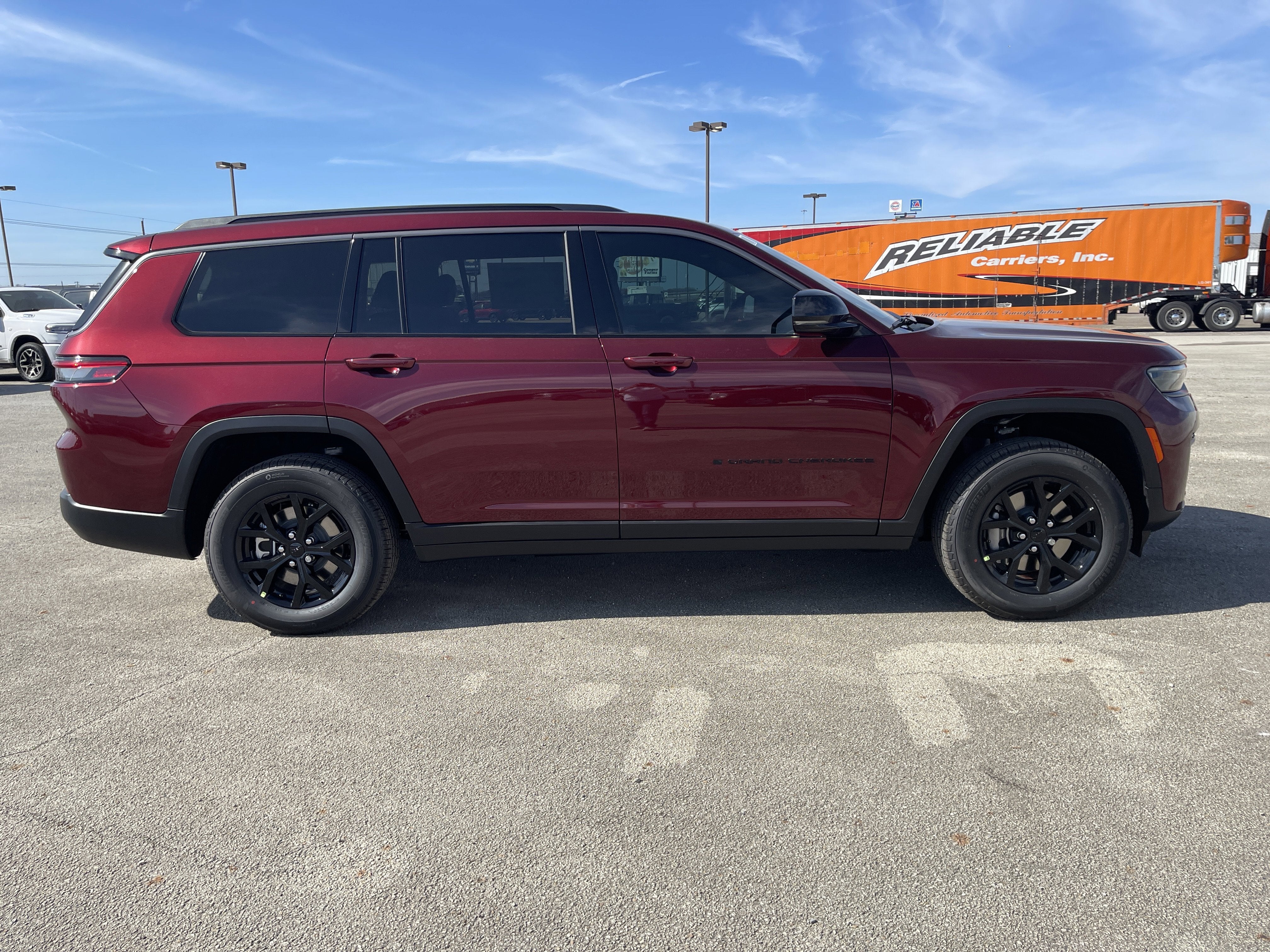 2026 Jeep Grand Cherokee Laredo Altitude