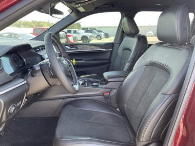 2026 Jeep Grand Cherokee Laredo Altitude