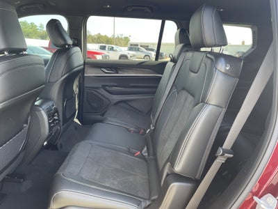 2026 Jeep Grand Cherokee Laredo Altitude