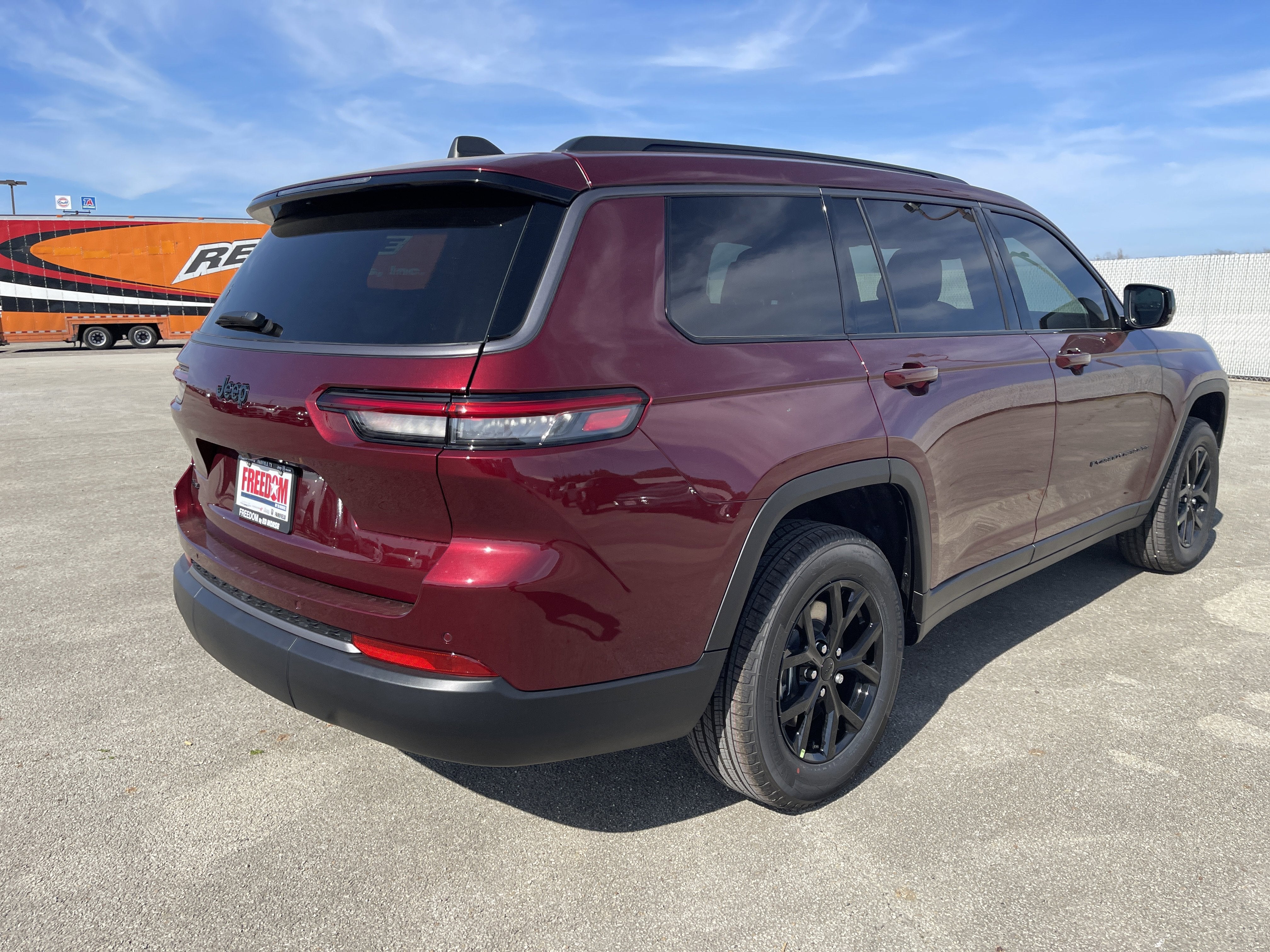 2026 Jeep Grand Cherokee Laredo Altitude