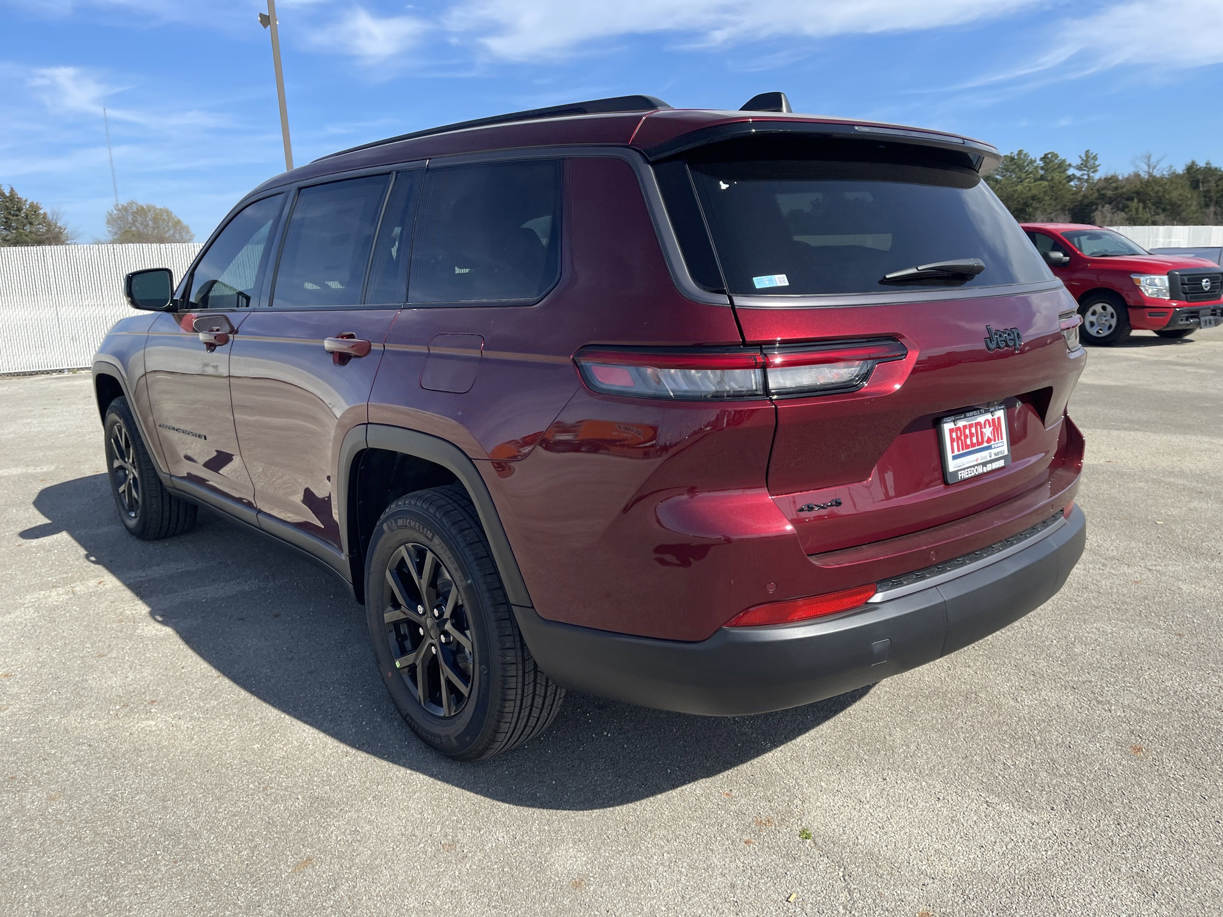 2026 Jeep Grand Cherokee Laredo Altitude