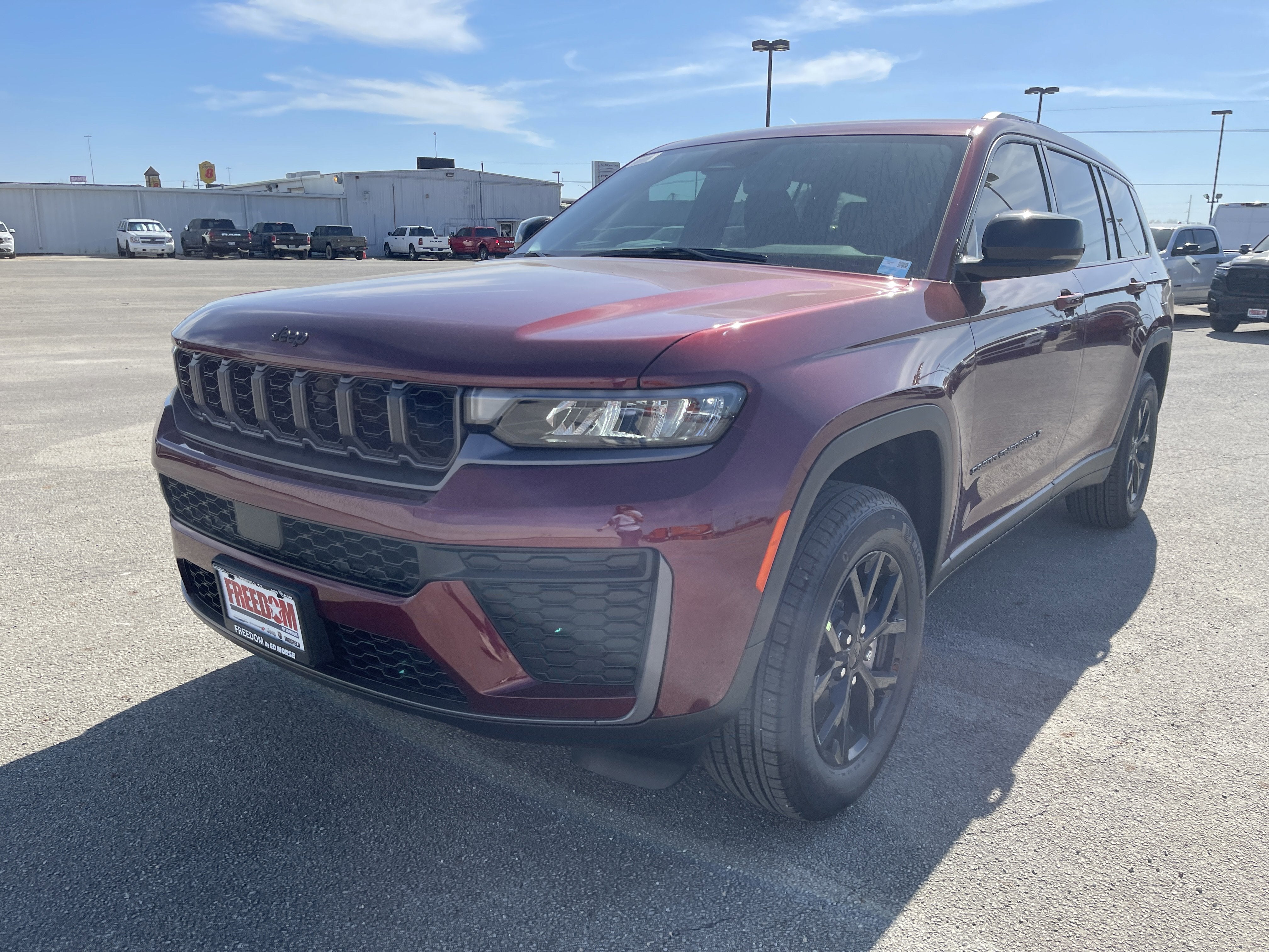 2026 Jeep Grand Cherokee Laredo Altitude