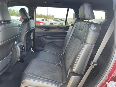 2026 Jeep Grand Cherokee Laredo Altitude