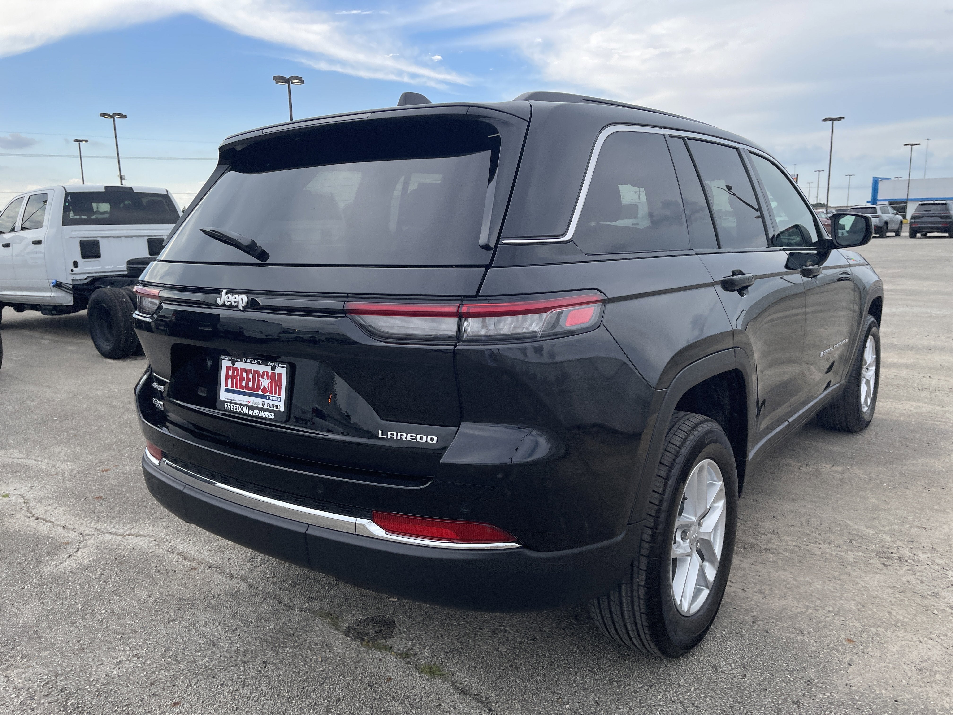 2026 Jeep Grand Cherokee Laredo Altitude
